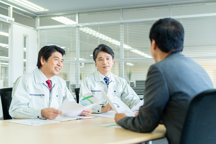 イメージ①：商談のときは相手をよくみる
